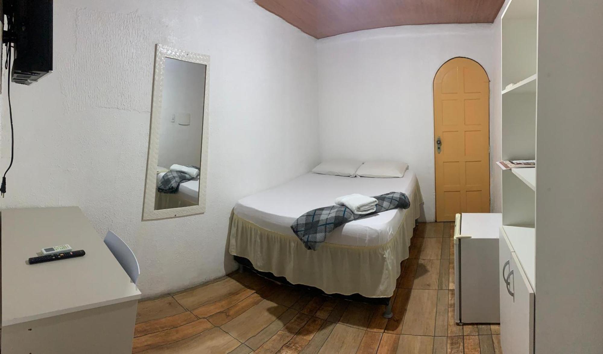 Quarto Individual Econômico