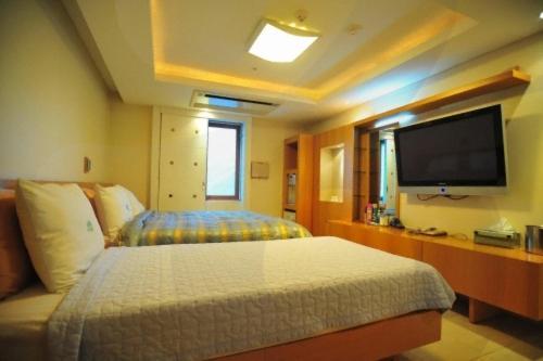 Twin Room City View