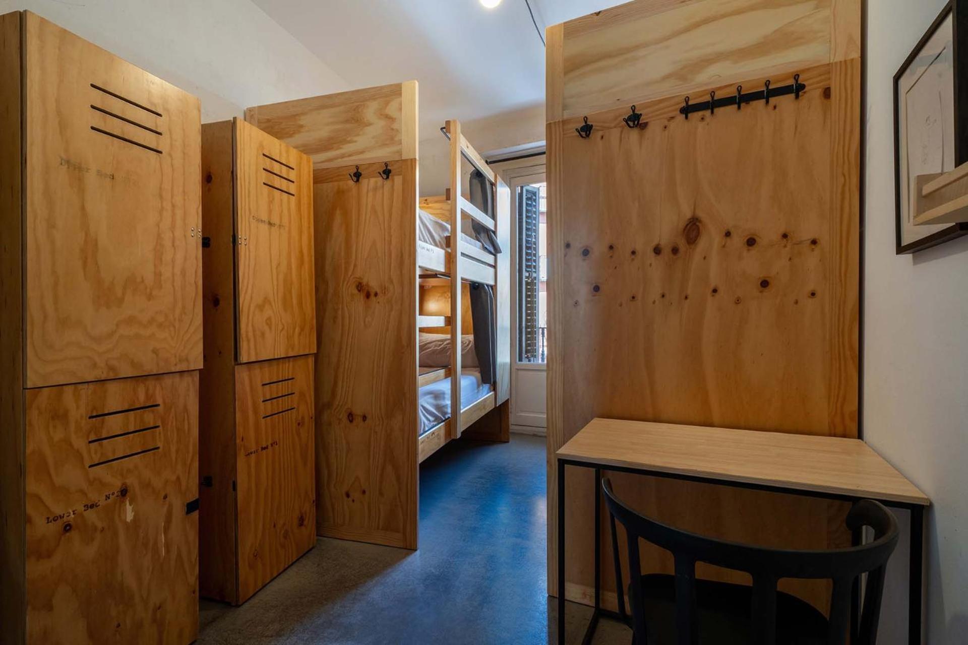 Single Bed in 4-Bed Mixed Dormitory Room with Private Bathroom
