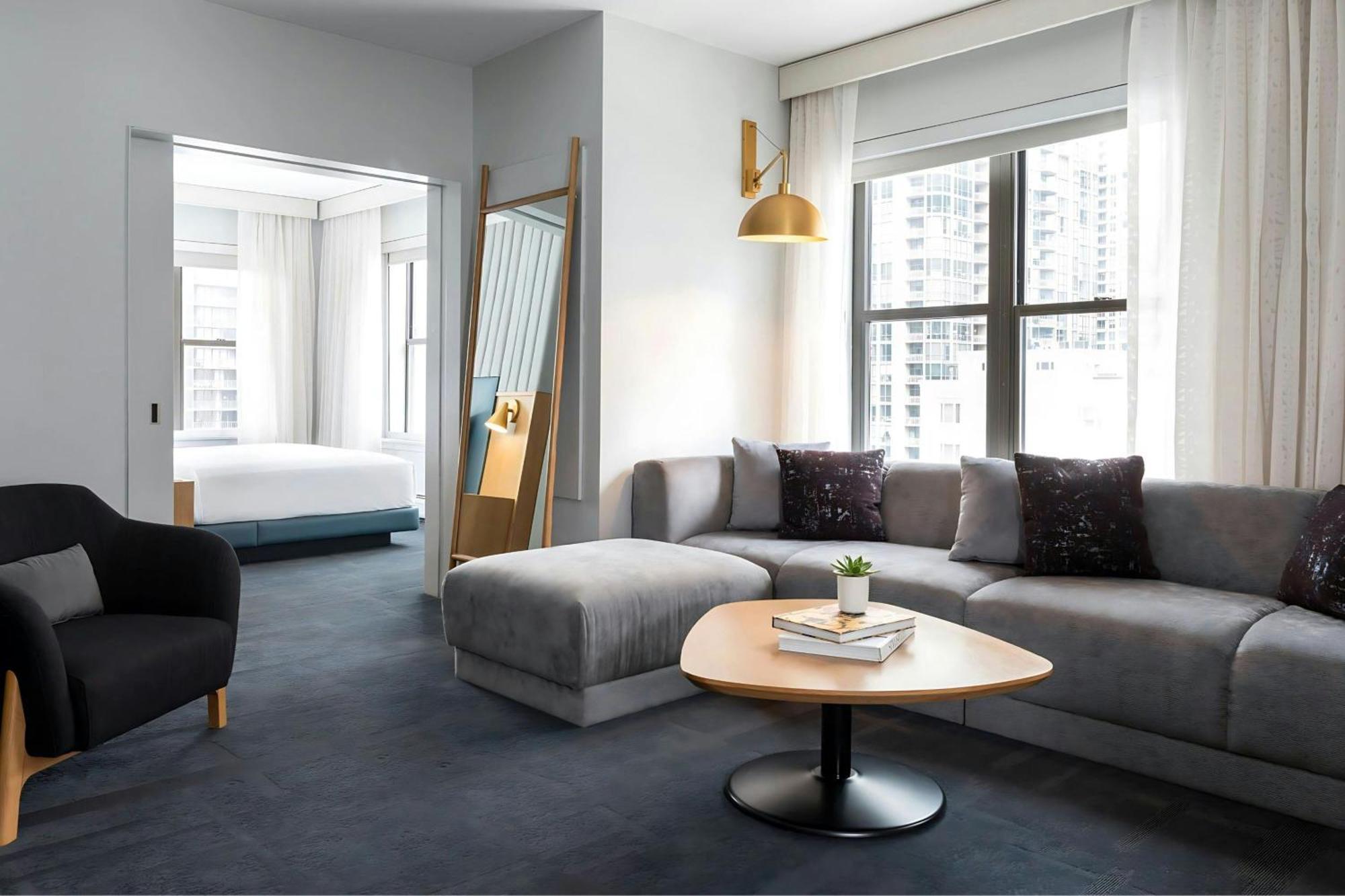 Suite King Angolare con 1 Camera da Letto