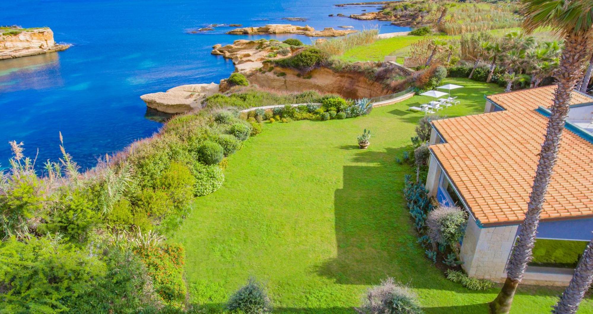 Villa mit 2 Schlafzimmern, eigenem Pool und Meerblick