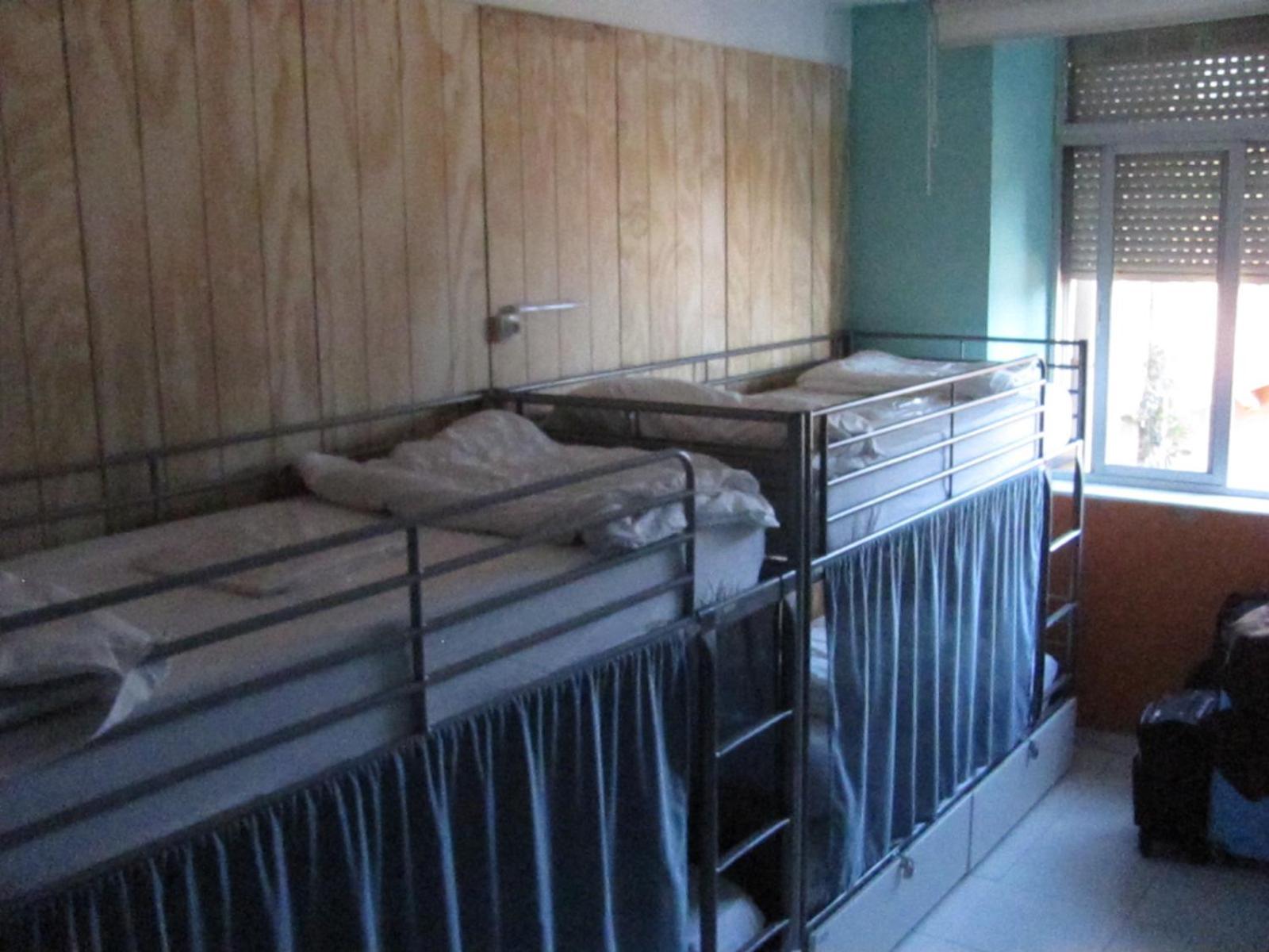 Single Bed 10-Bed Dormitory Room