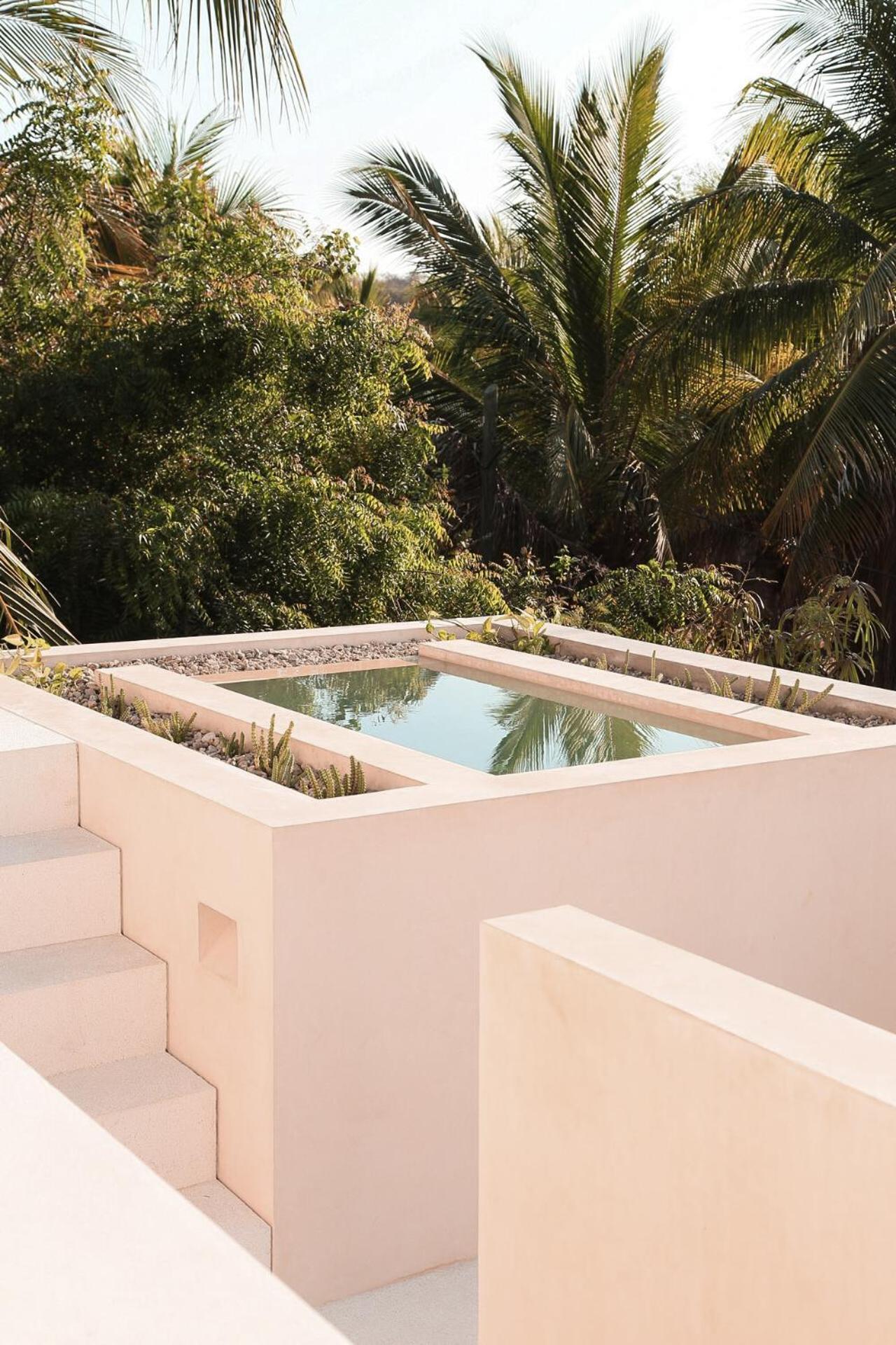 Suite con cama extragrande y vistas al mar