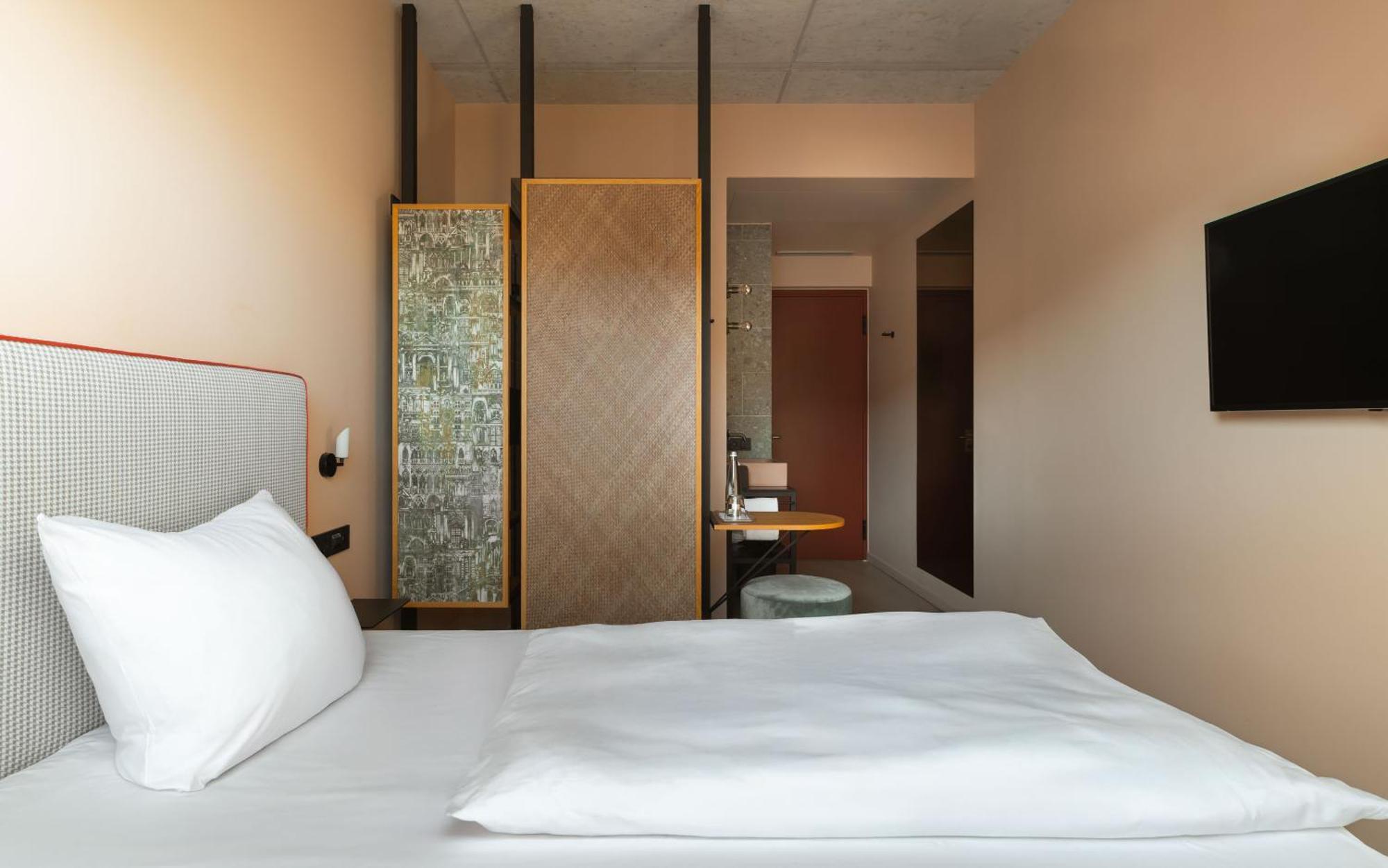 Classic Single Room