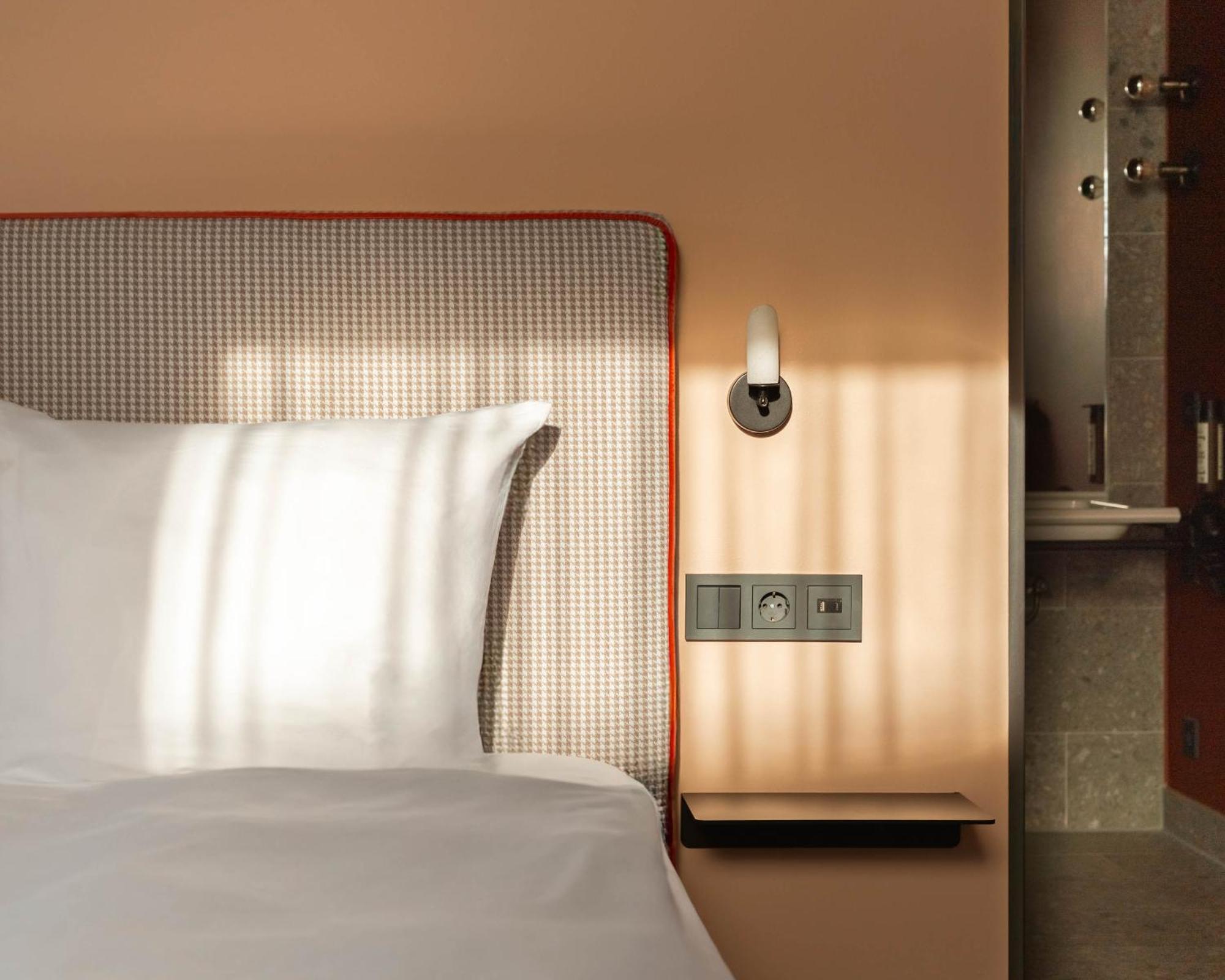 Comfort Room wheelchair accessible