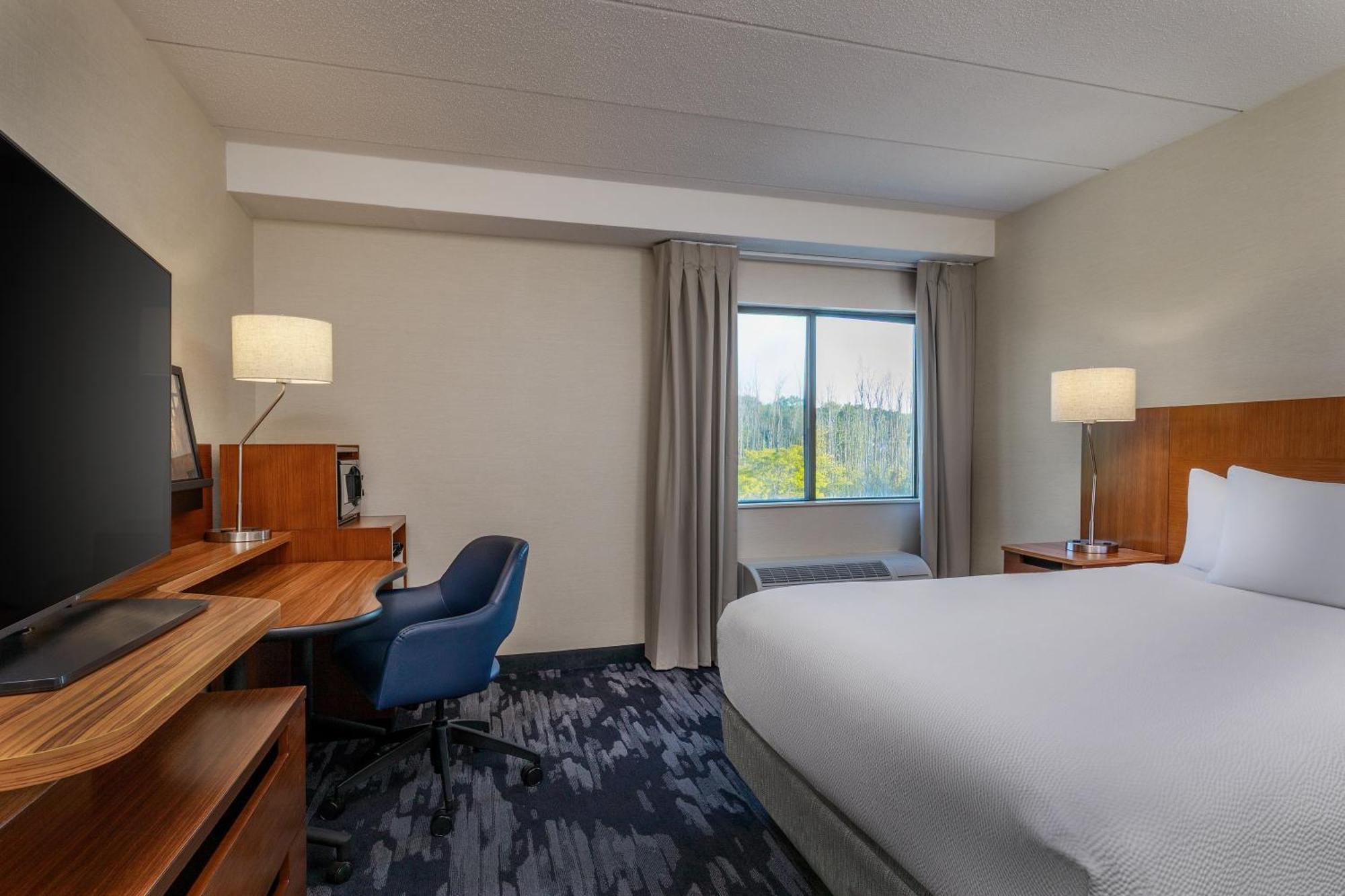 Queen Room with Roll-in Shower - Mobility and Hearing Accessible,1756519334:JPEG