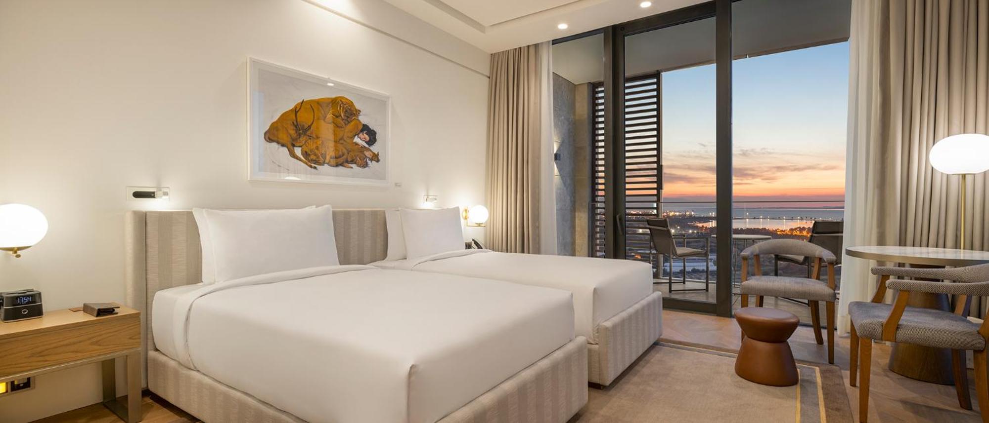 Deluxe Twin Room with Balcony and Club Access