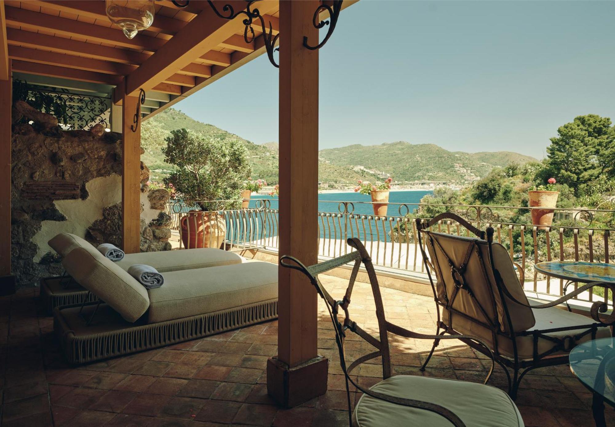 Junior Suite (2 adults) with Sea View