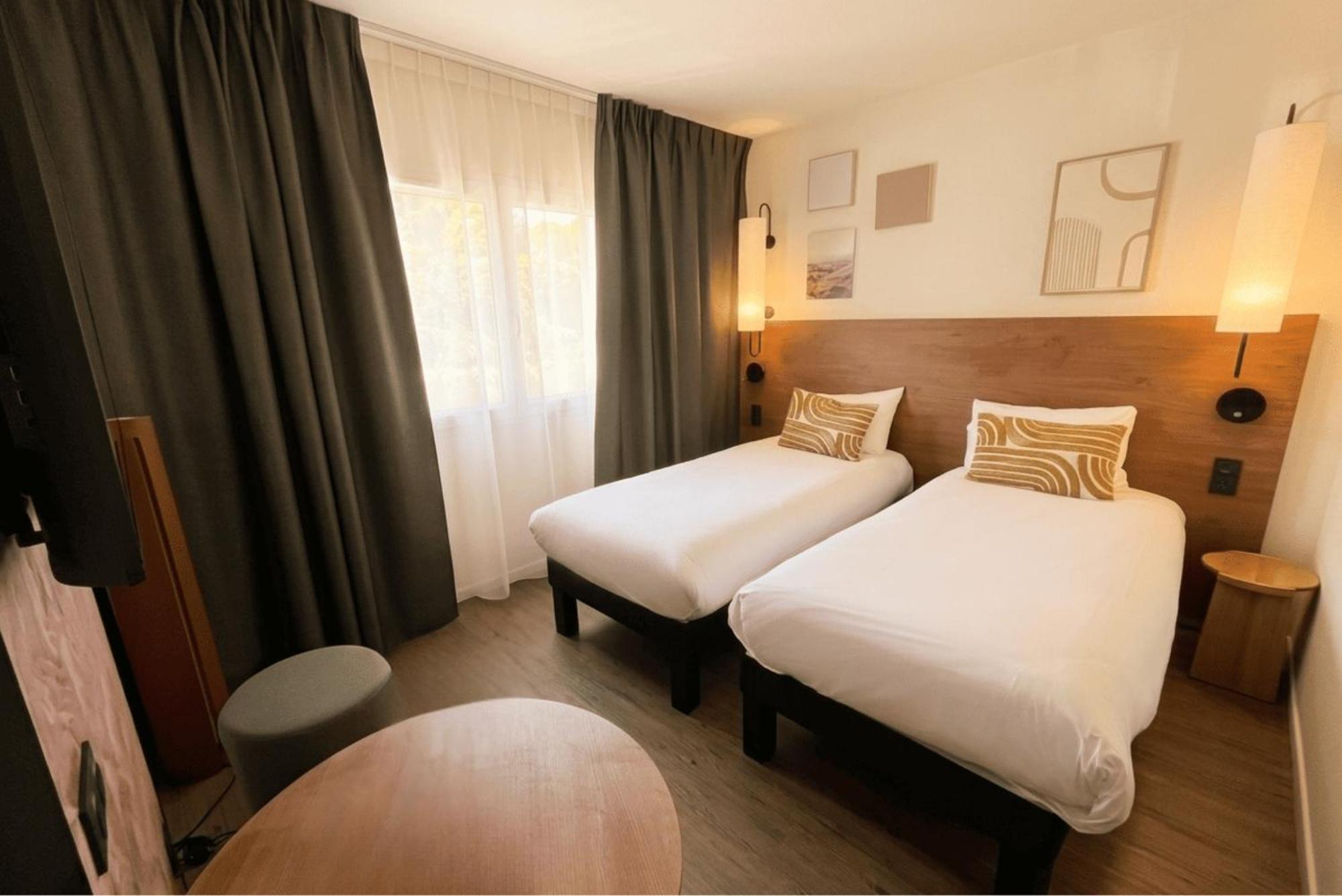 Twin Room Garrigue side