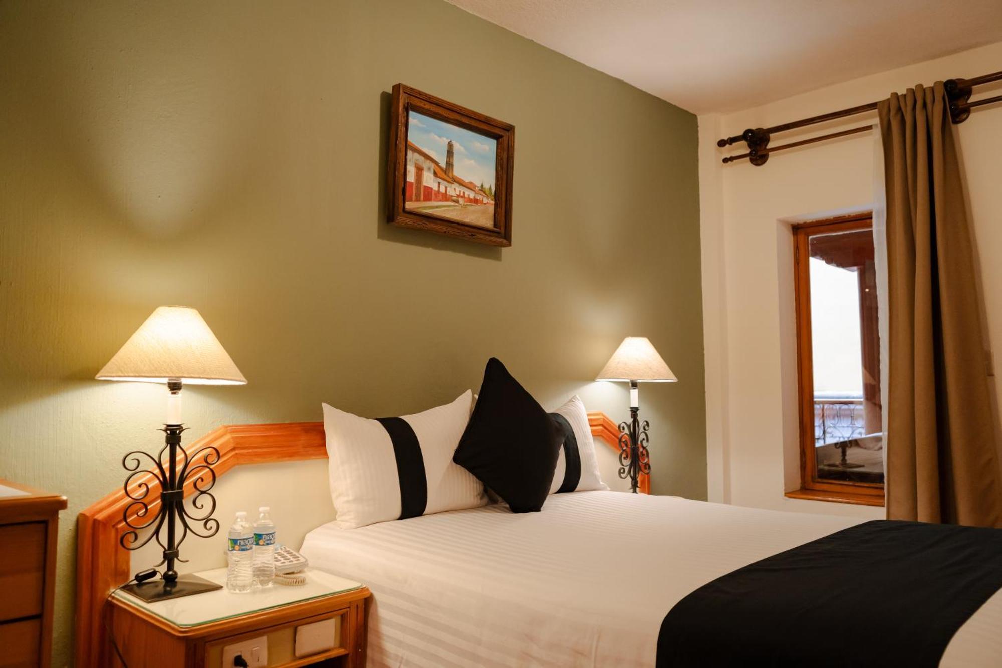 Standard Queen Room