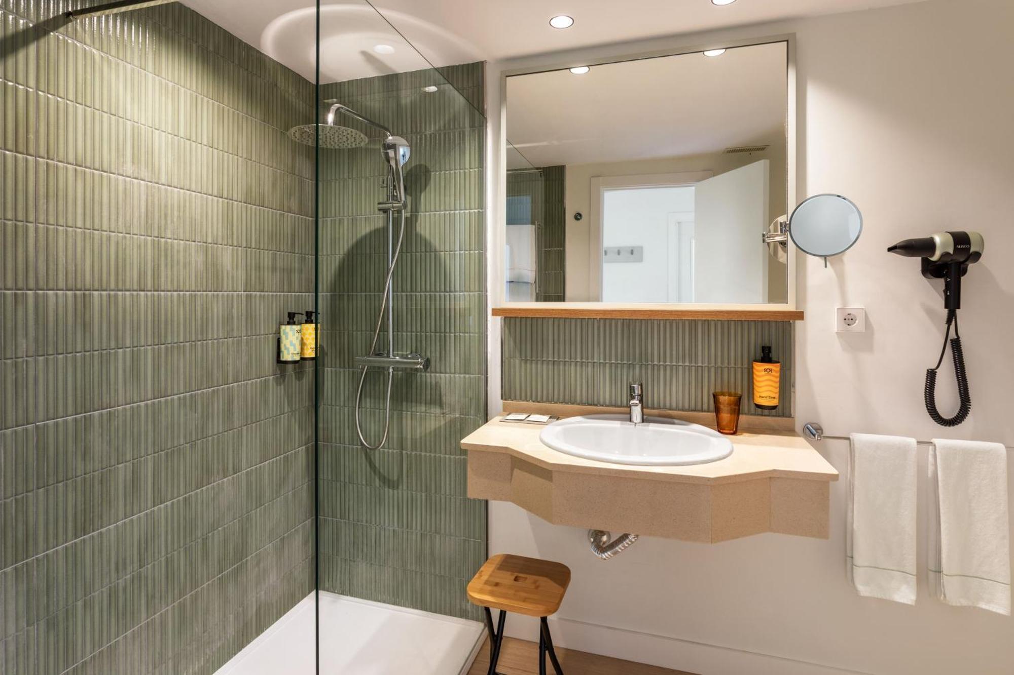 Suite Sol con vistas a la piscina y cocina