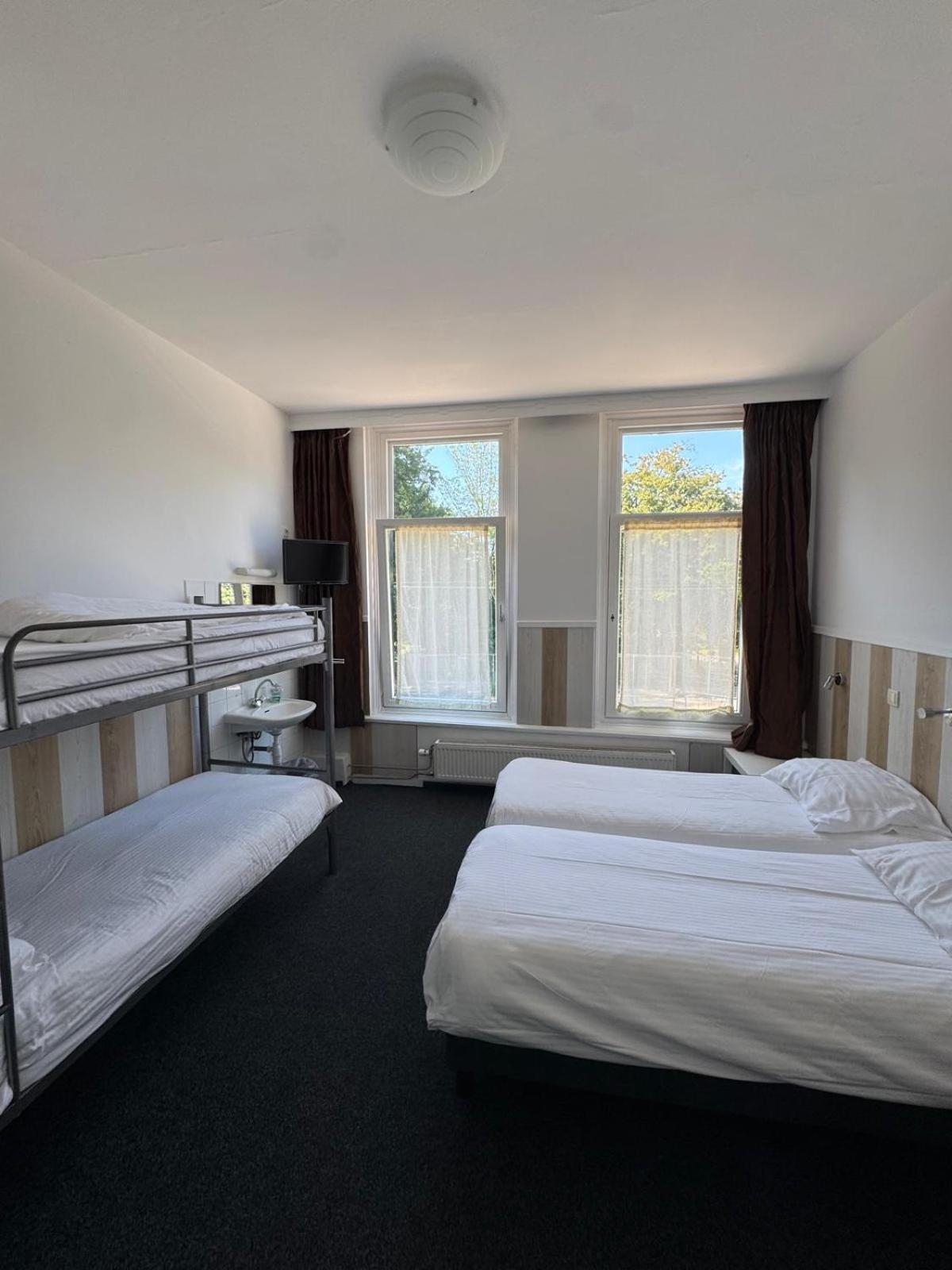 Vierpersoonskamer met Eigen Badkamer