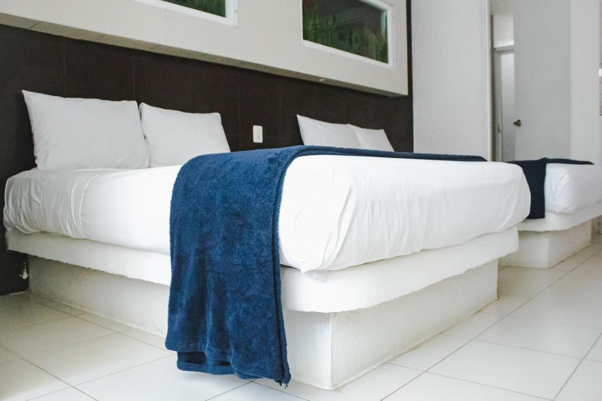 Octaduple Room
