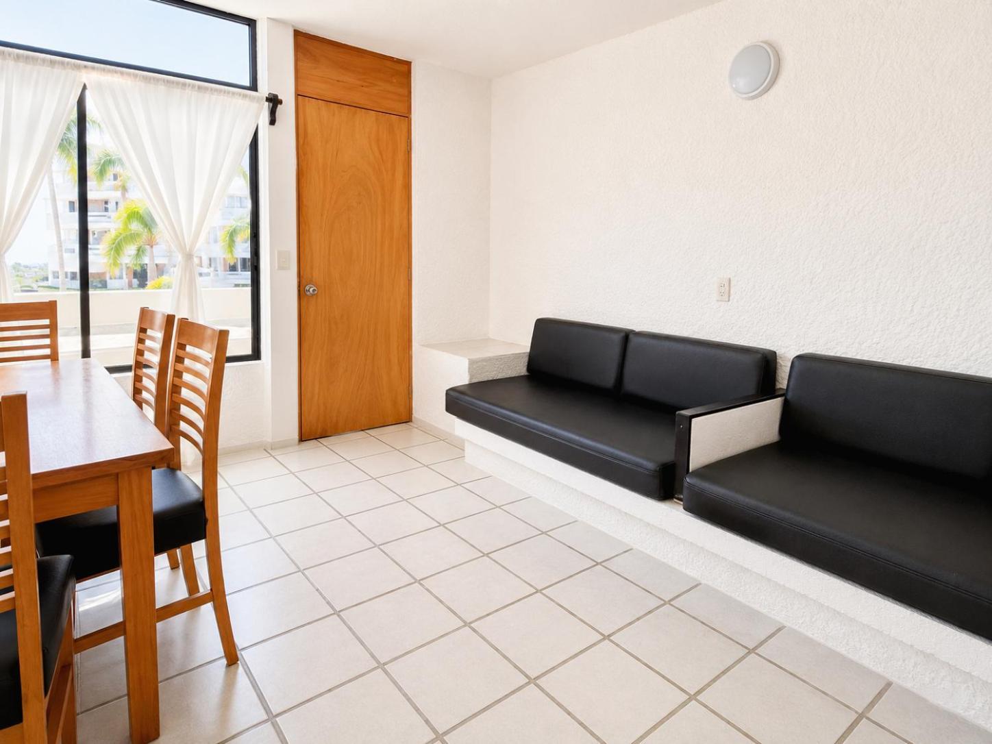 Sextuple Room