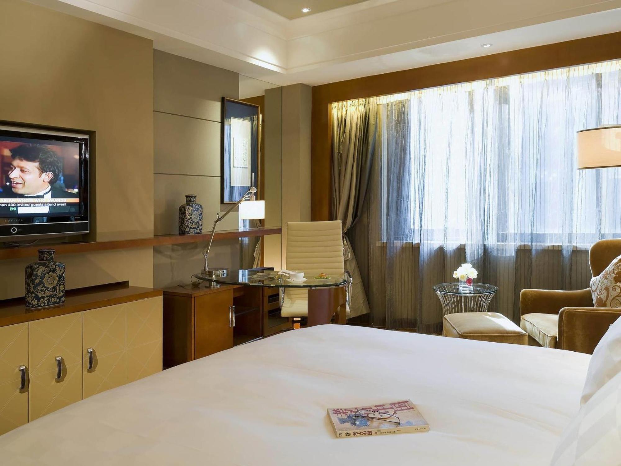 Superior Room King Bed