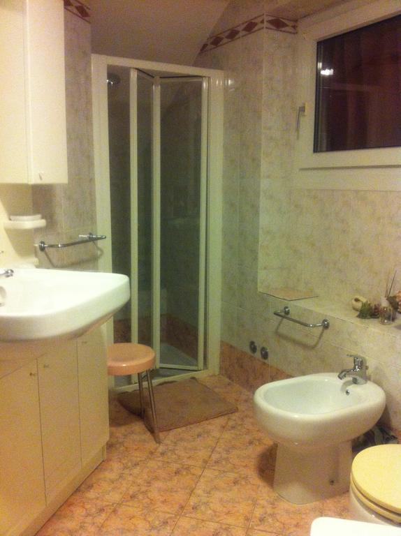 Doppel-/Zweibettzimmer mit Seeblick