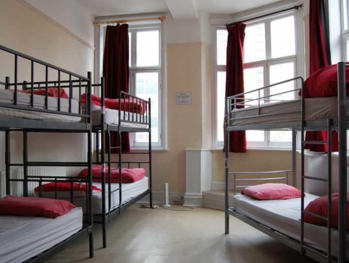 Cama en habitación compartida mixta de 10 camas