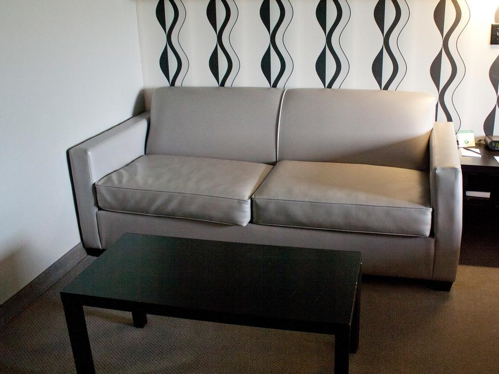 King Studio with Sofa Bed - Non-Smoking