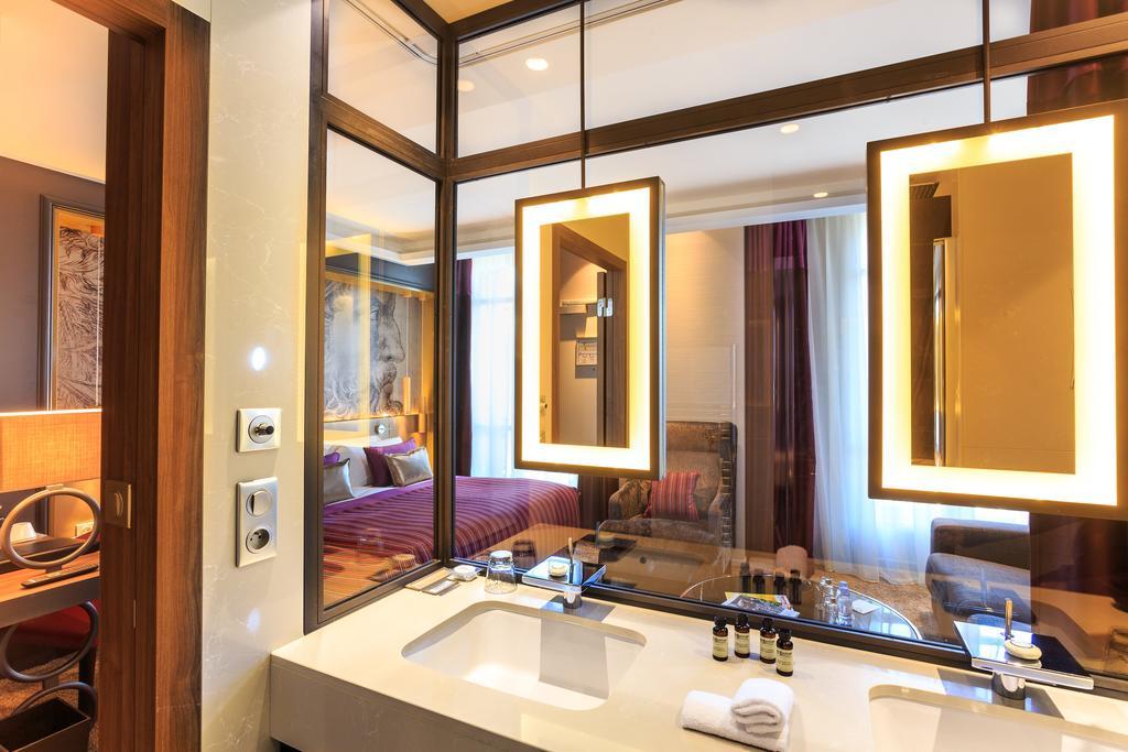 Camera King Deluxe