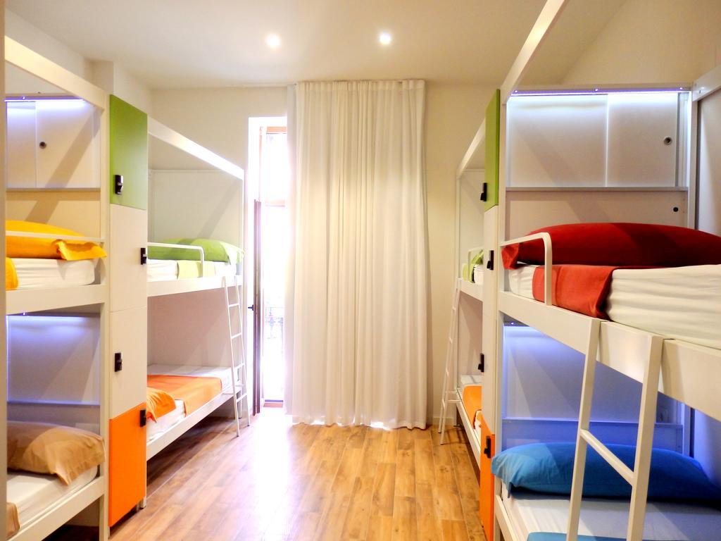Bett im 8-Bett-Schlafsaal