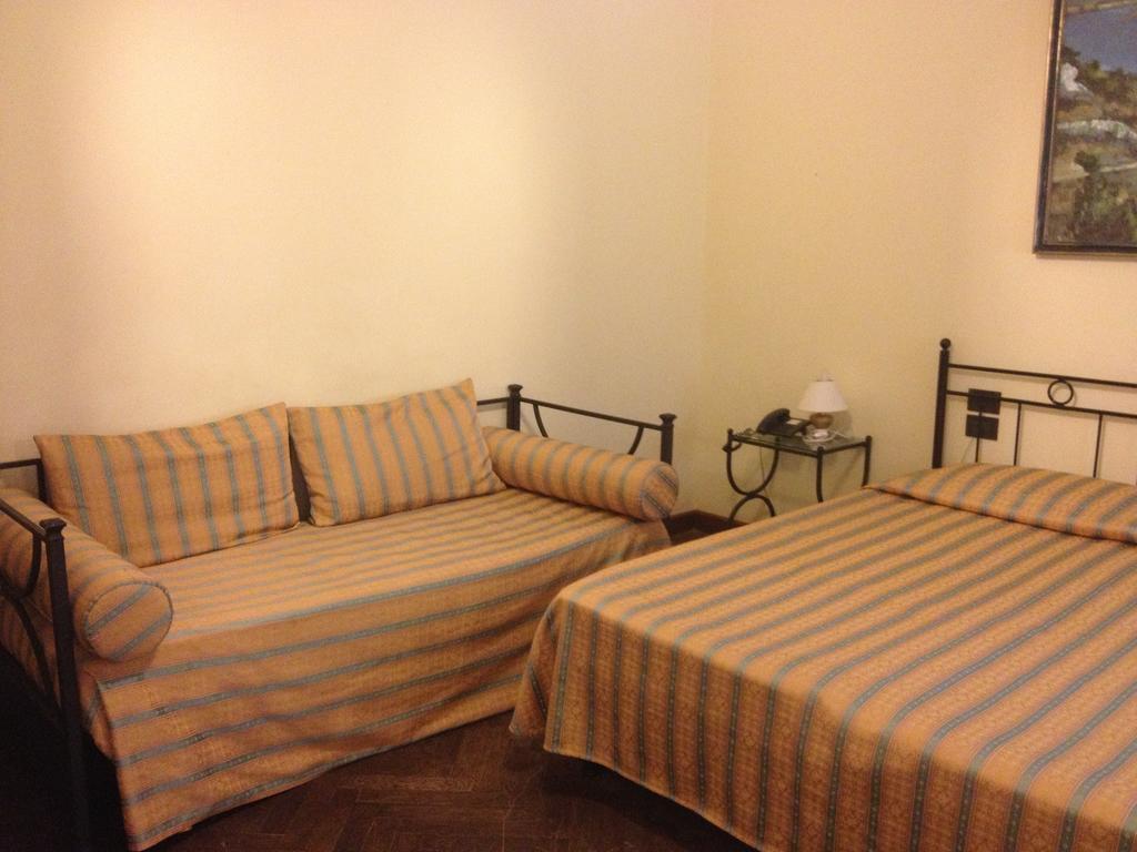 Double Room with Private External Bathroom,249012025:JPEG