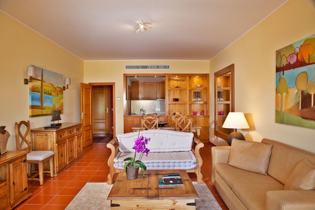 Apartamento com 1 Quarto - Piso Térreo