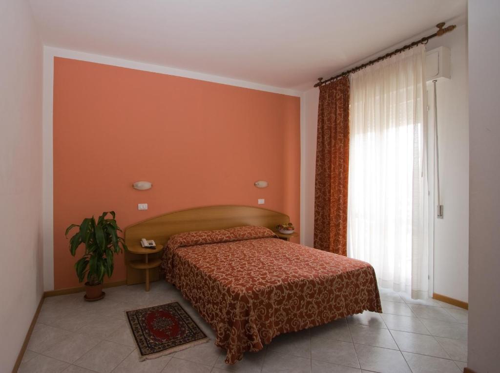 Double or Twin Room with Balcony,27355700:JPEG