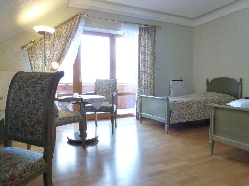 Deluxe Doppel-/Zweibettzimmer