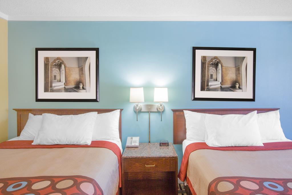 Deluxe Queen Room Two Queen Beds Non-Smoking