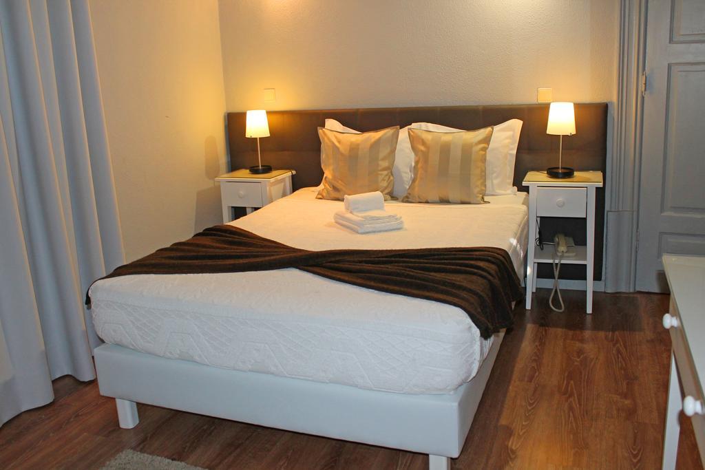 Quarto com 2 Camas de Solteiro