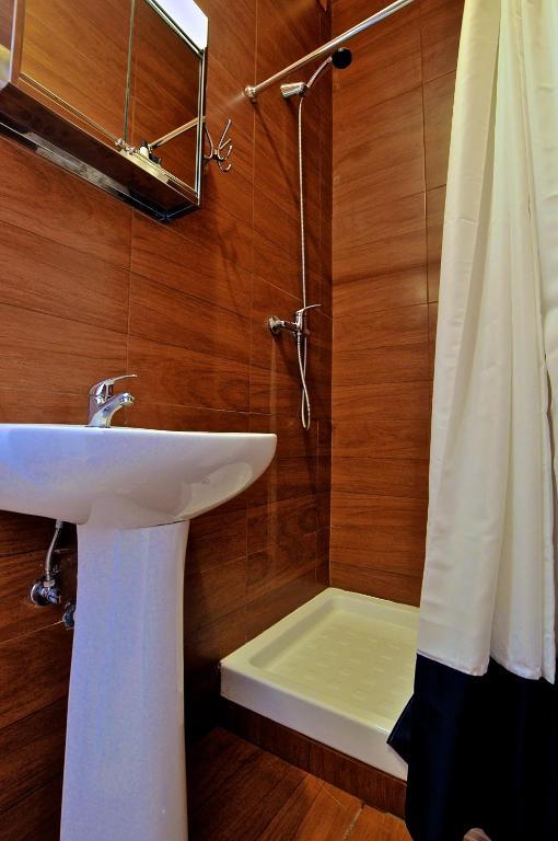 Budget Double Room with Shared Toilet,113122650:JPEG