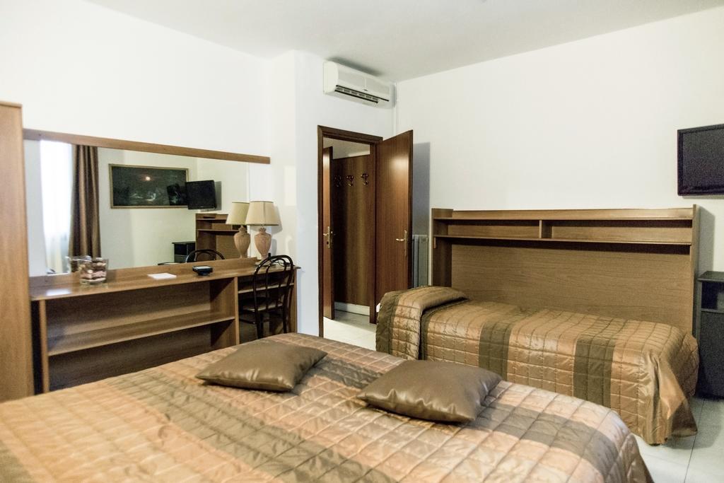 Dreibettzimmer