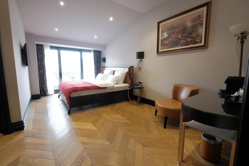 Superior Double Room with Galata Tower View and Balcony