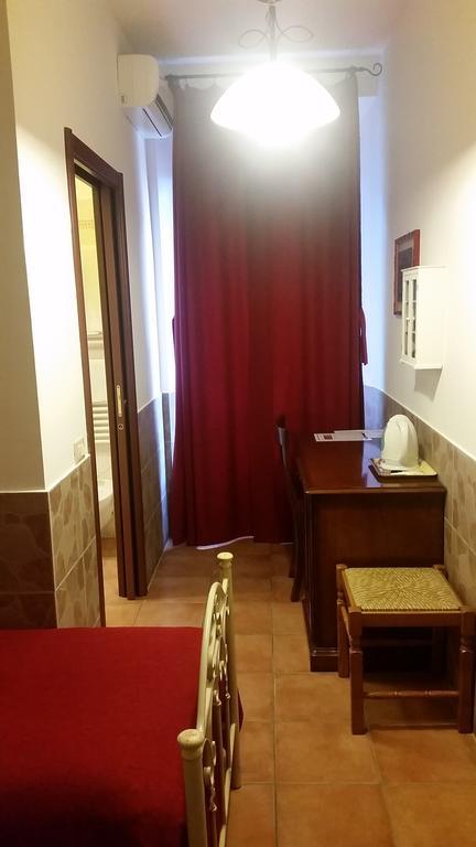 Quarto Individual com Casa de Banho