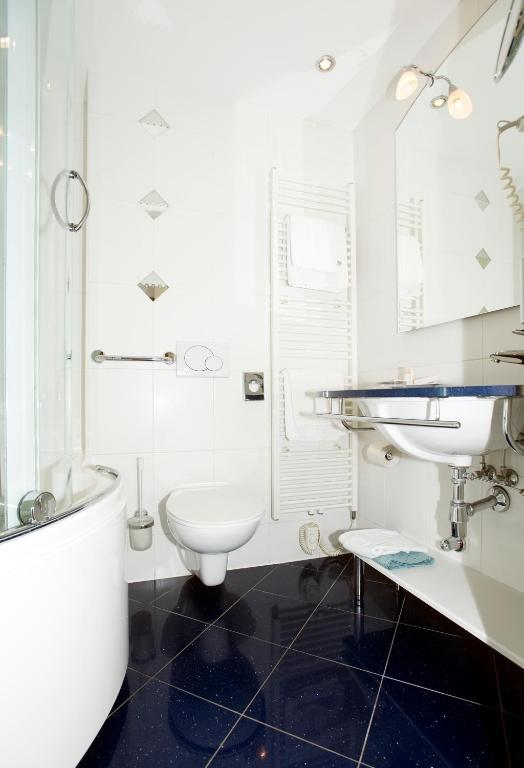 Medium Double Room with River View