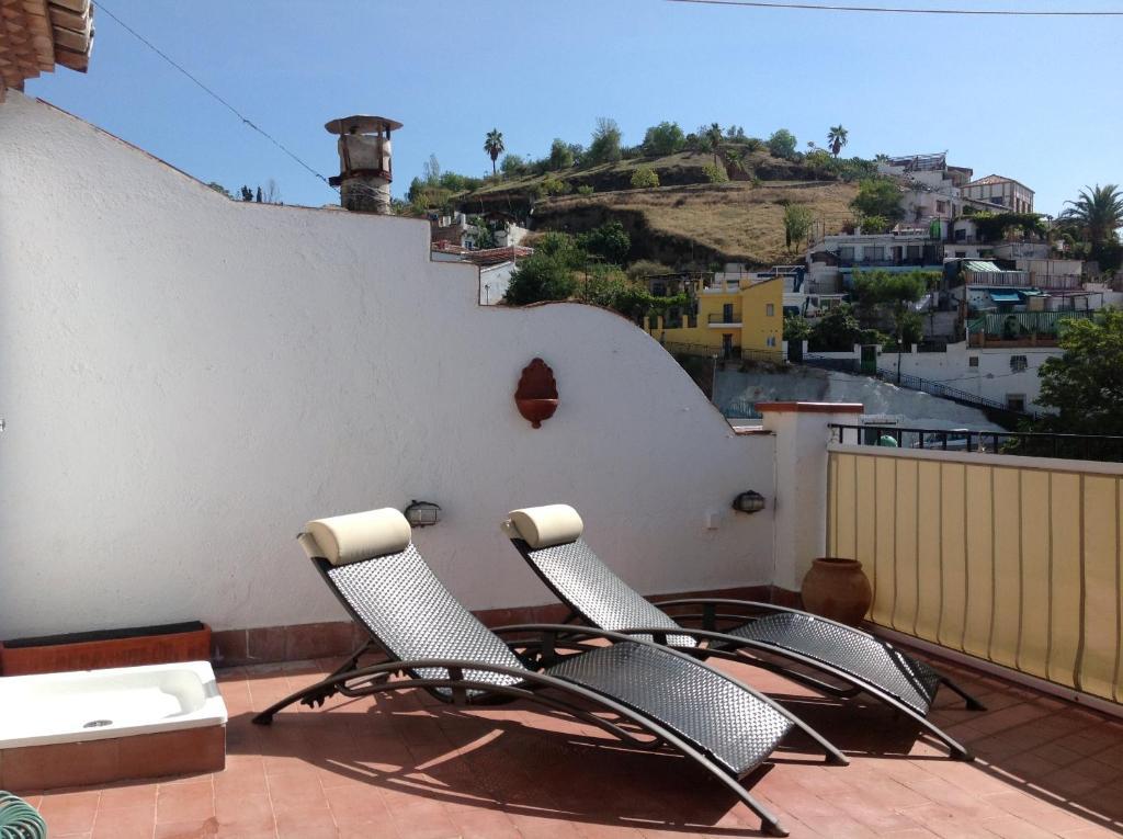 Cave with View (4 Adults)