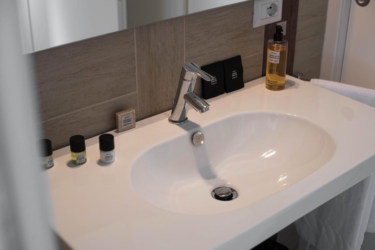 Deluxe Suite with Spa Bath,639071007:JPEG