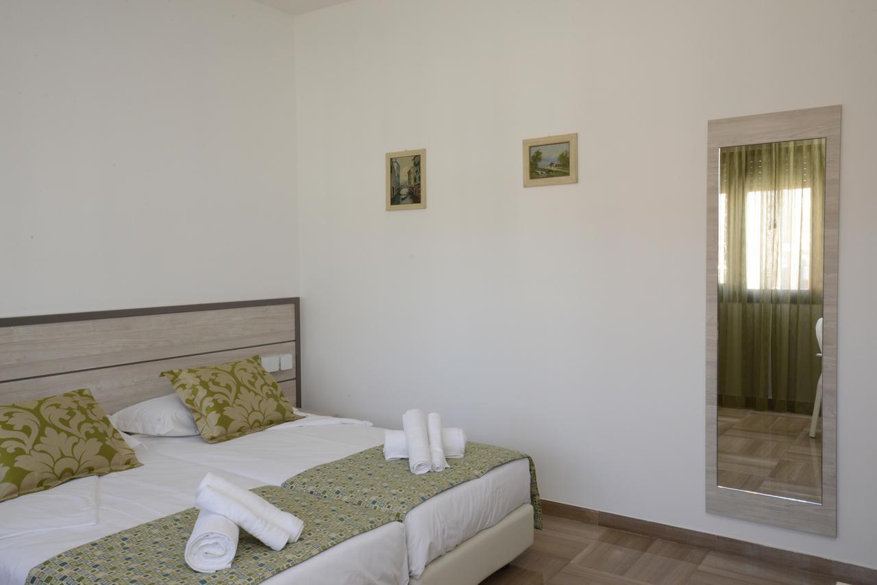 Deluxe Double Room with Shower,639132390:JPEG
