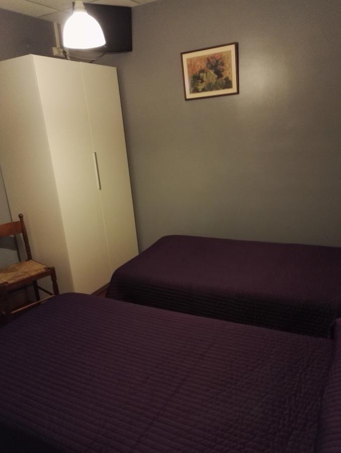 Chambre Lits Jumeaux avec Toilettes Communes