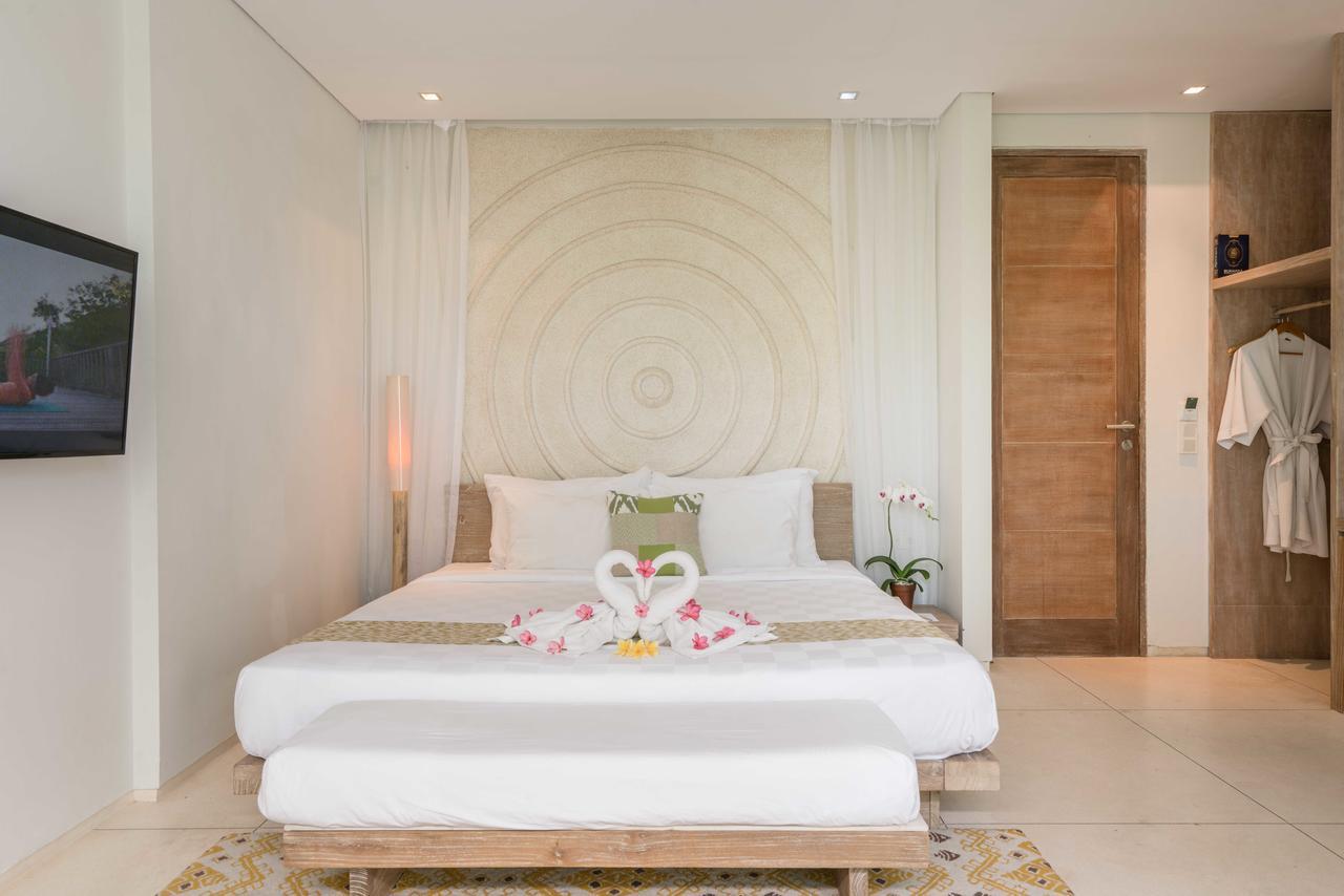 Adna Pool Deluxe