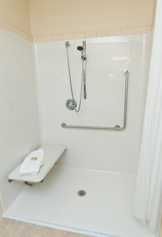 Chambre Lit Queen-Size pour Personnes à Mobilité Réduite - Non-Fumeurs