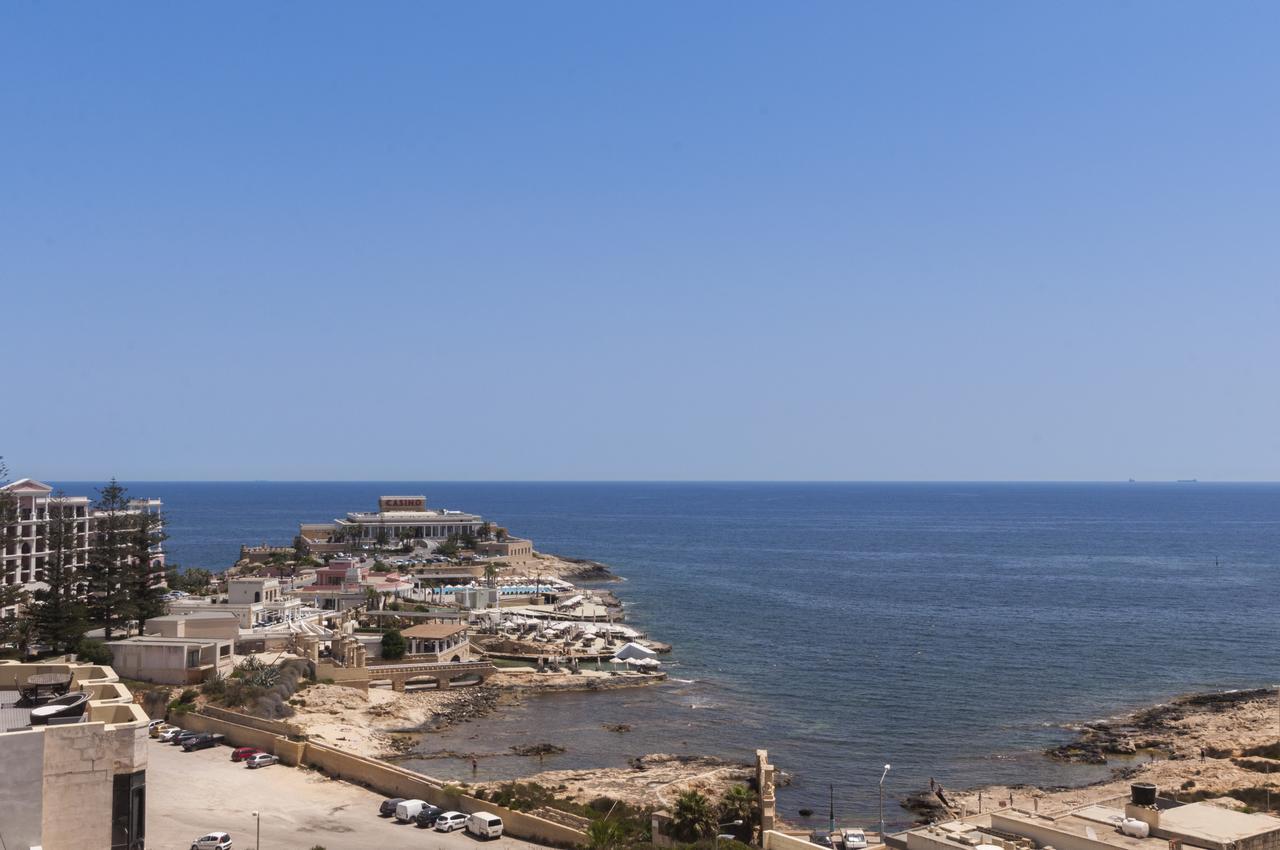 Quarto Superior com Cama de Casal ou 2 de Solteiro com Vista do Mar