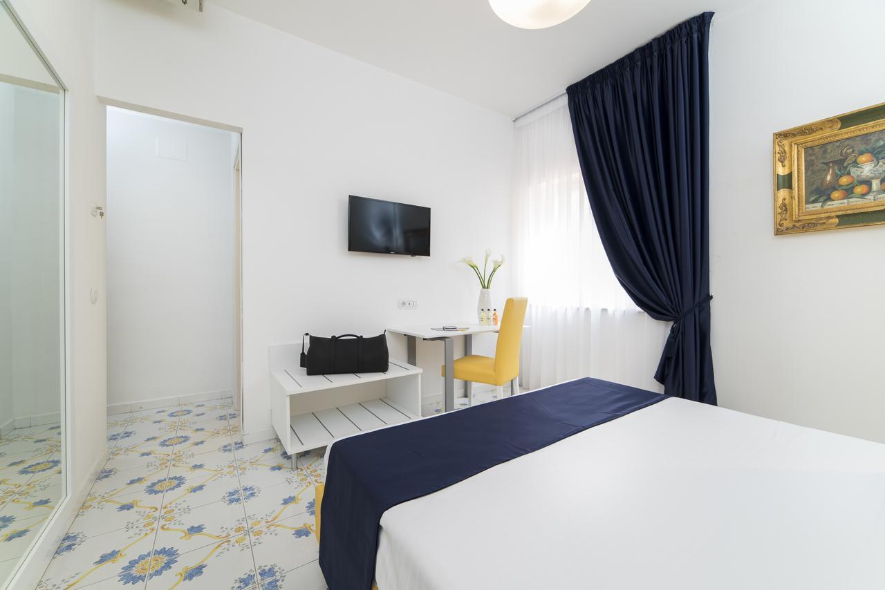 Large Double or Twin Room,665781960:JPEG