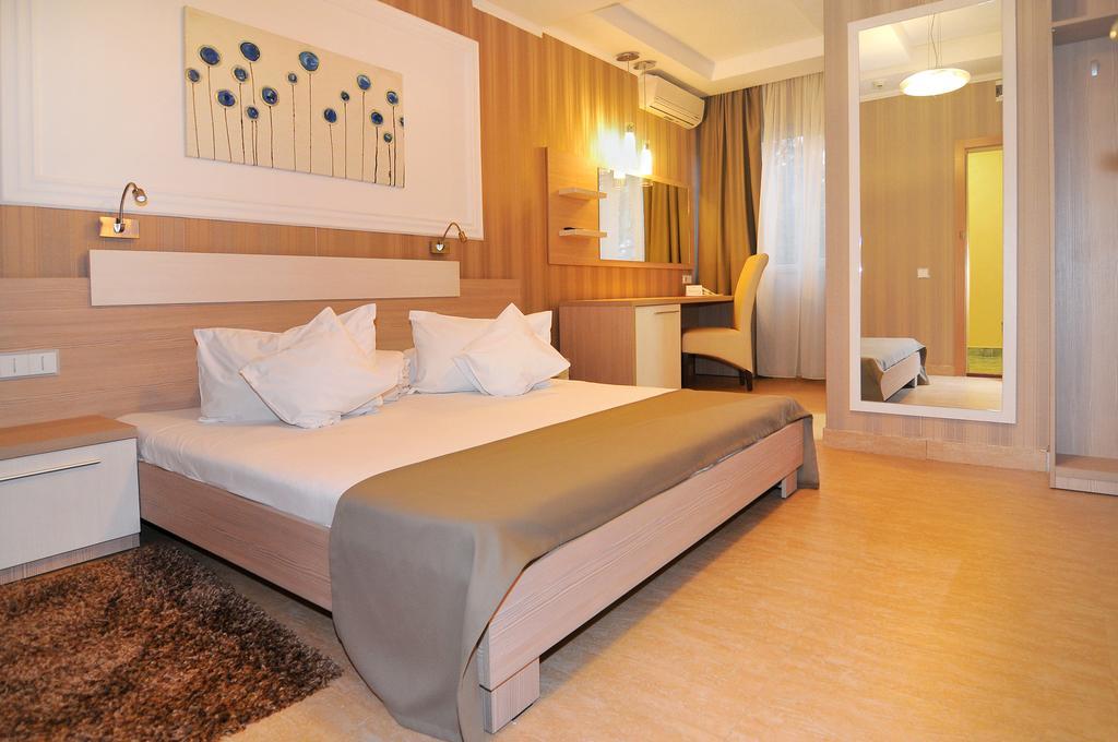 Double Room,105771659:JPEG