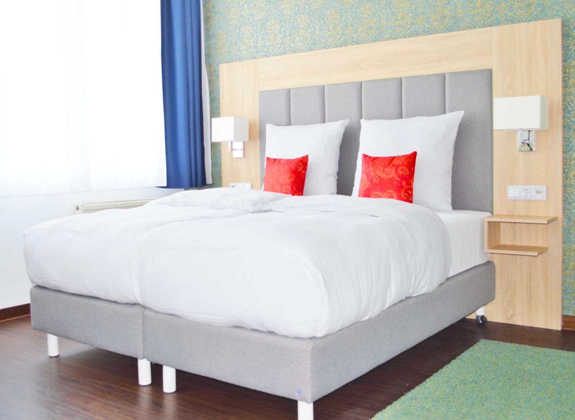 Double Room,691227222:JPEG