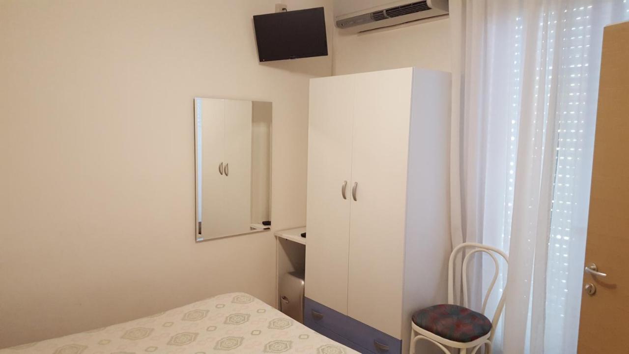 Small Single Room