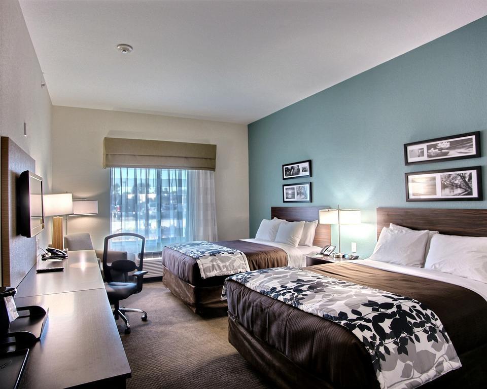 Queen Room with Two Queen Beds - Non-Smoking