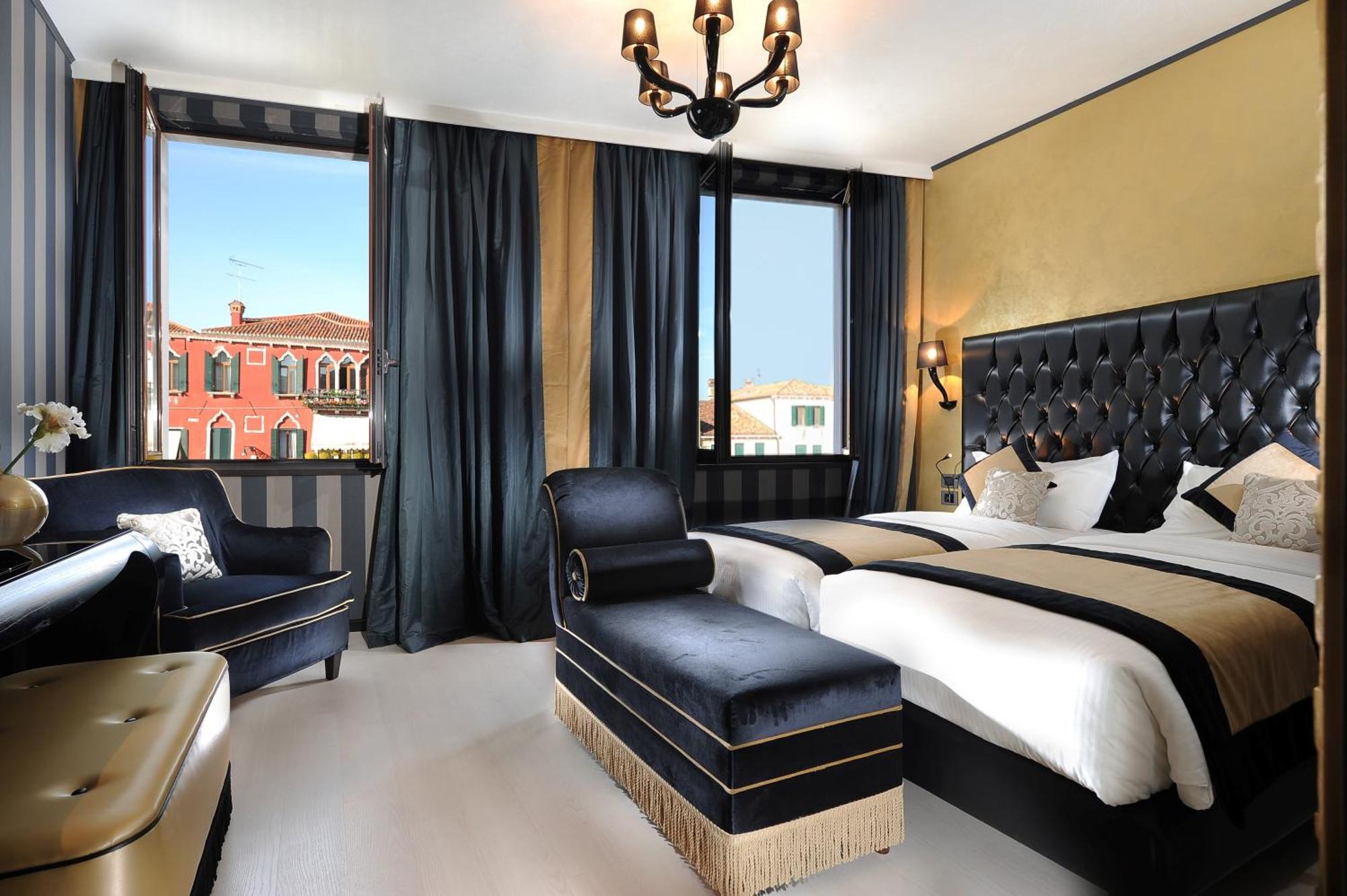 Superior Double or Twin Room Canal View