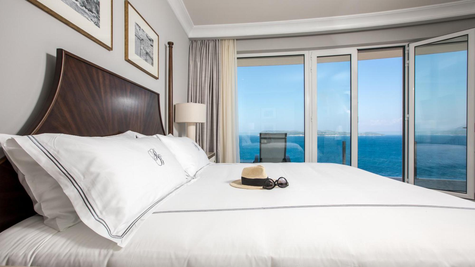Royal Sky King Room with Sea View Room and Balcony
