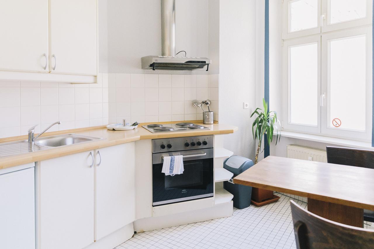 Appartement met Tweepersoonskamer en Gedeelde Badkamer